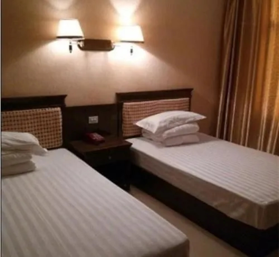 Songxian Muzhaling Junyuelou Hotel