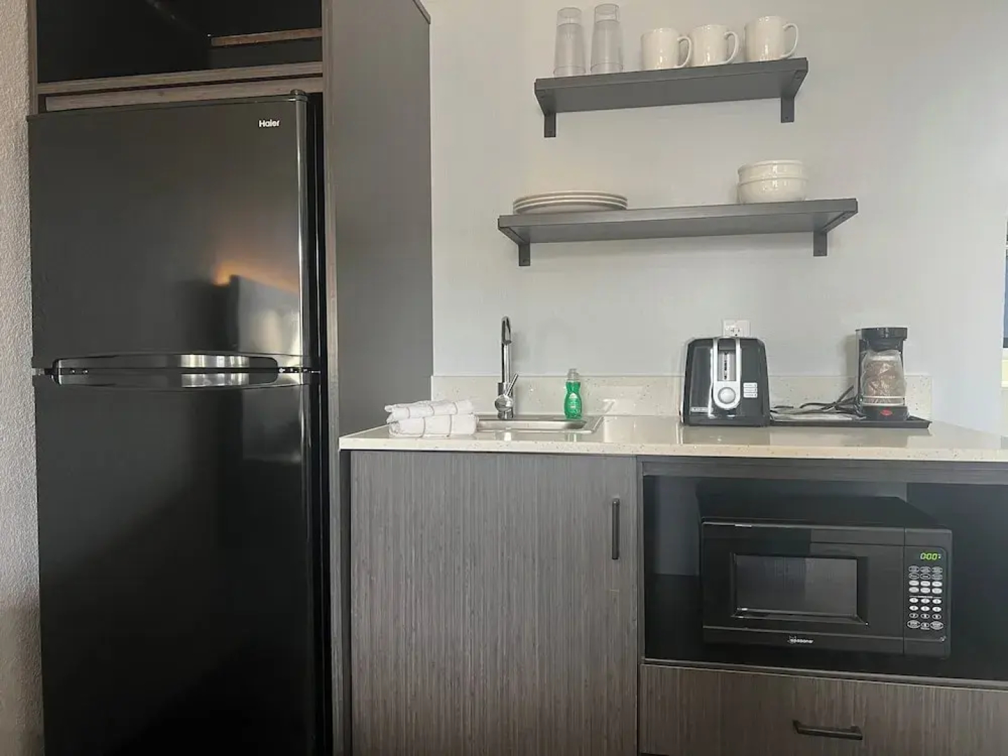 Tulsa Inn & Suites
