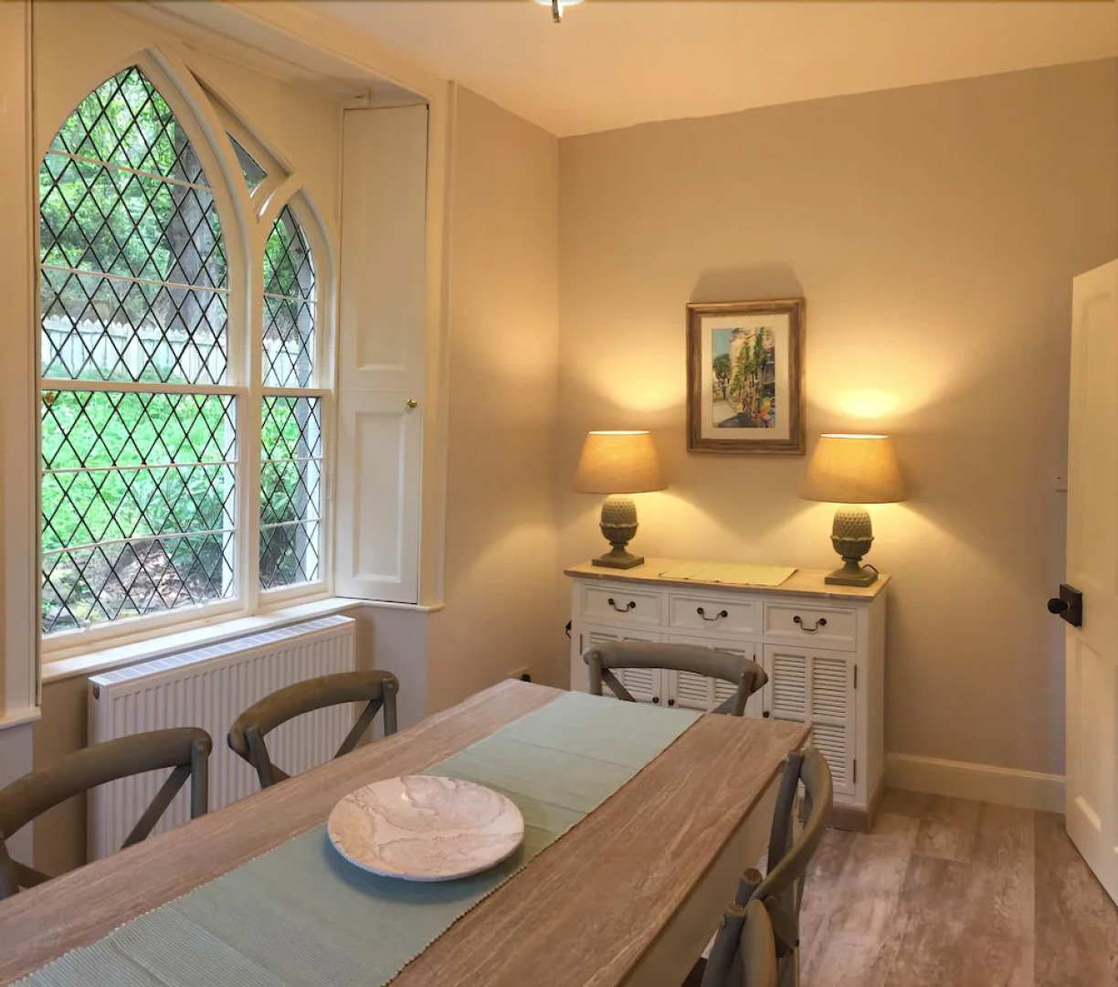 NEW Refurbished Cottage With hot tub