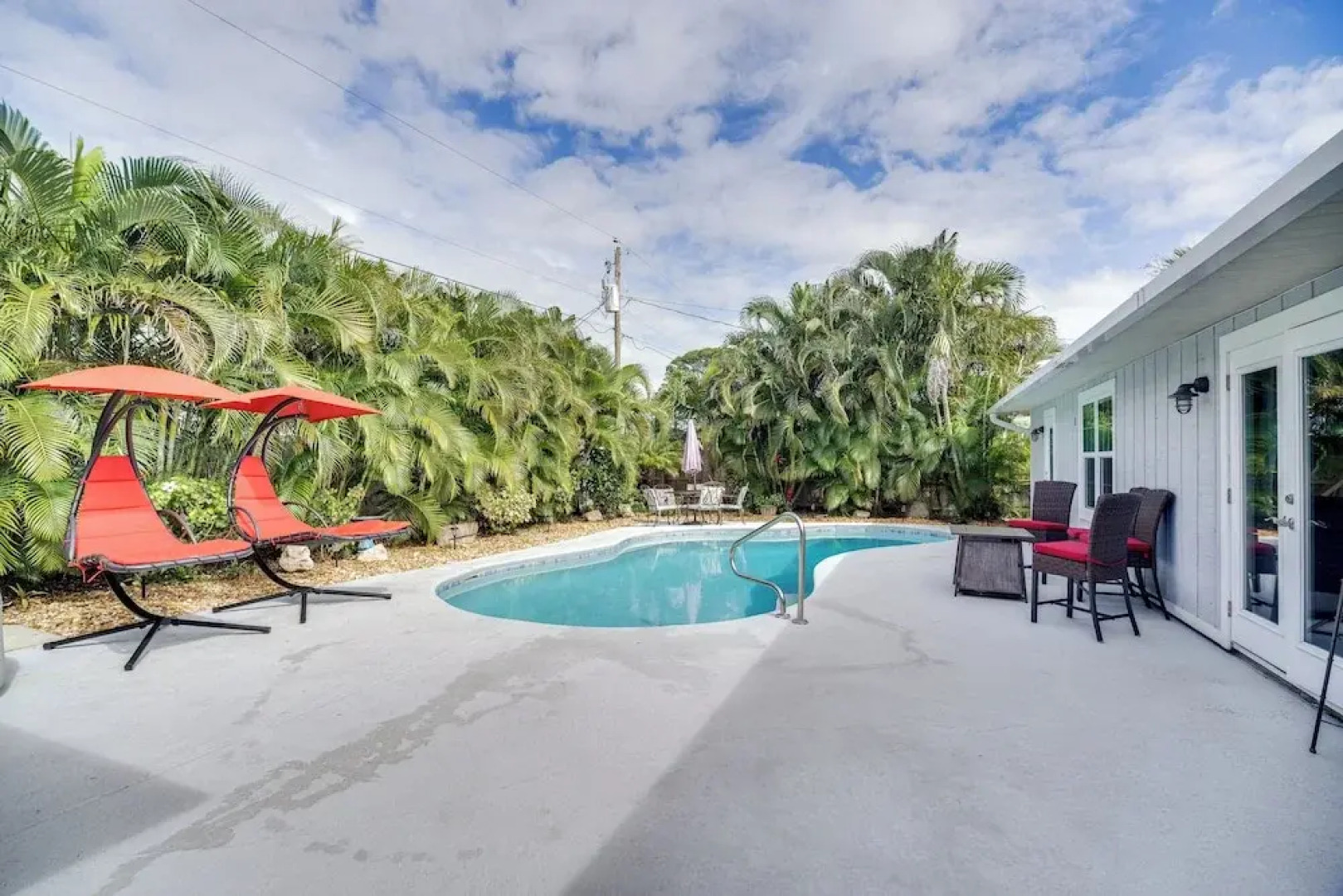 Sebastien Home w/ Pool & Gazebo - 8 Mi to Beaches!
