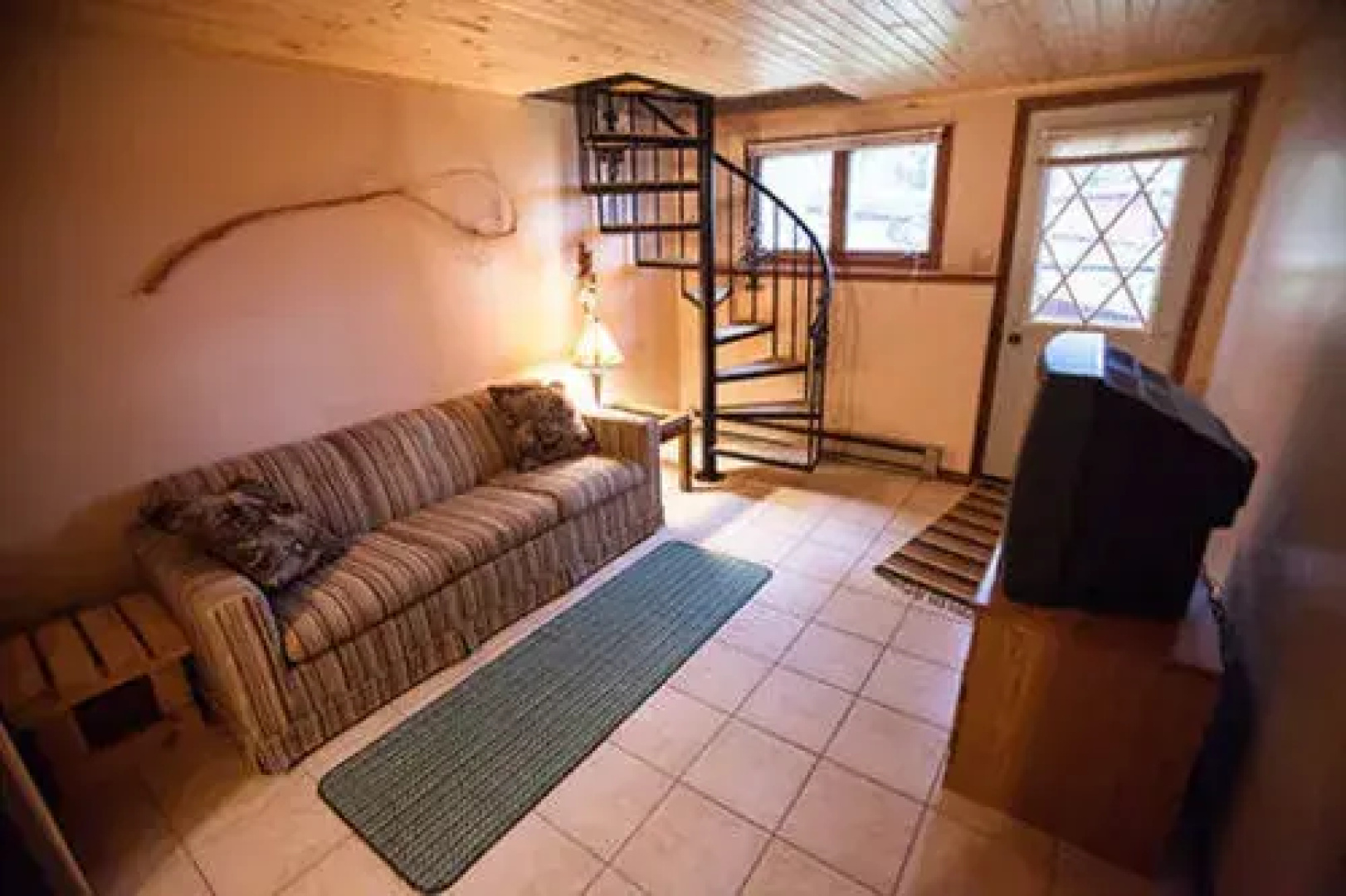 Eagle Bay Lodge