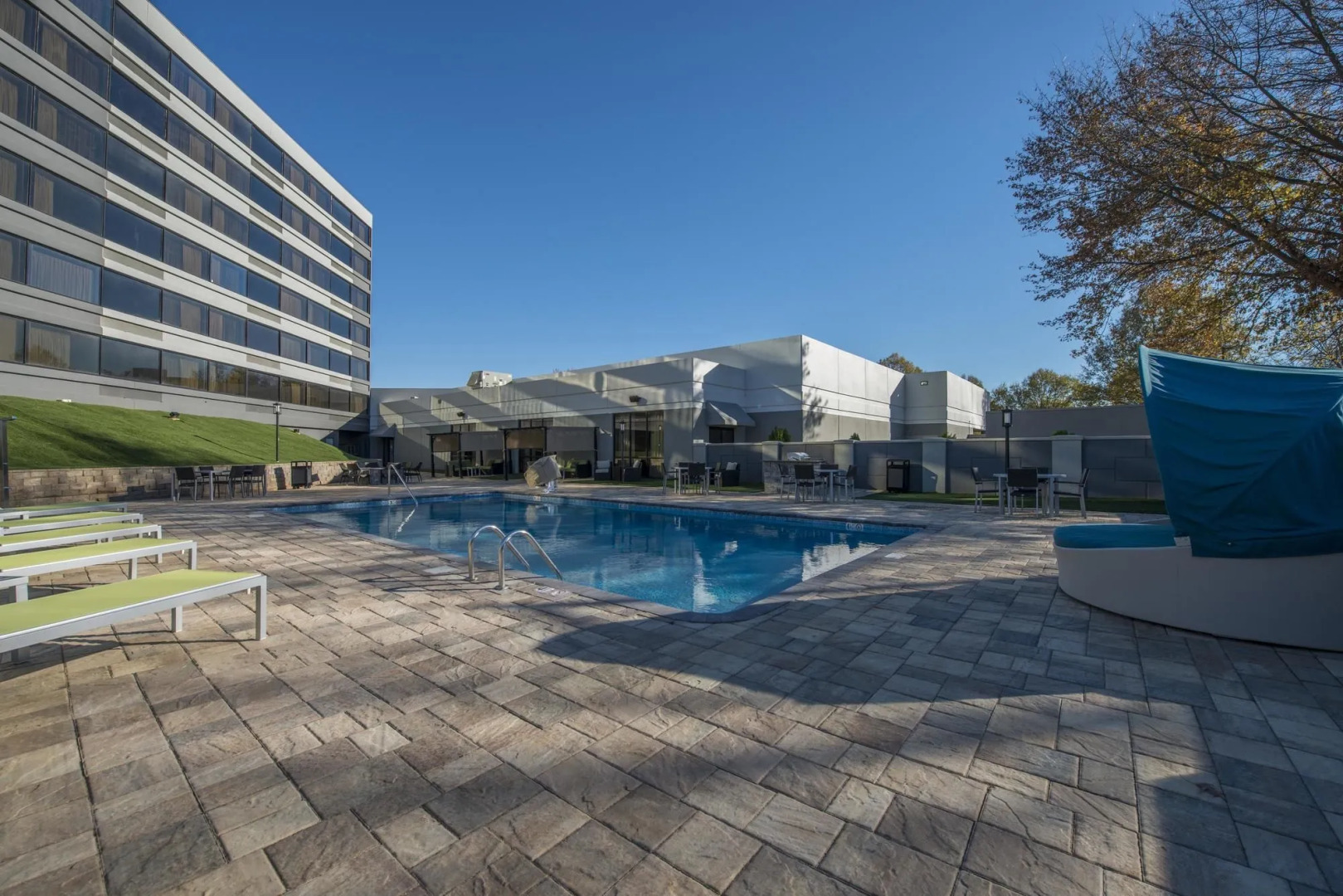 DoubleTree by Hilton Winston Salem - University