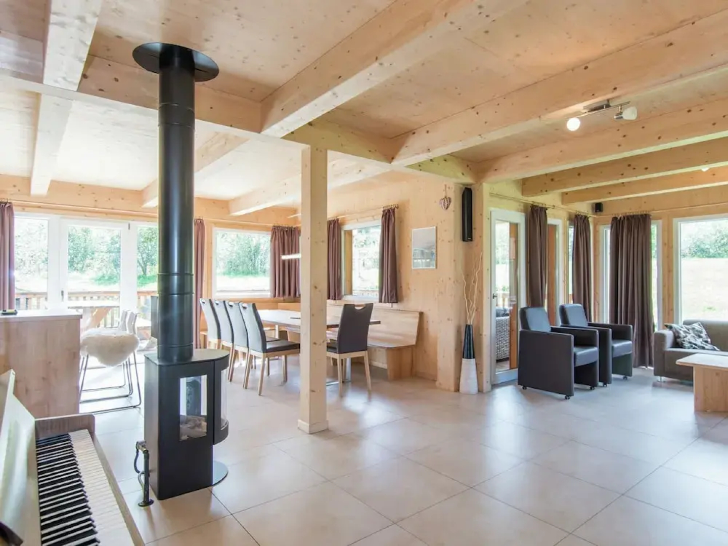 Attractive Chalet With Whirlpool