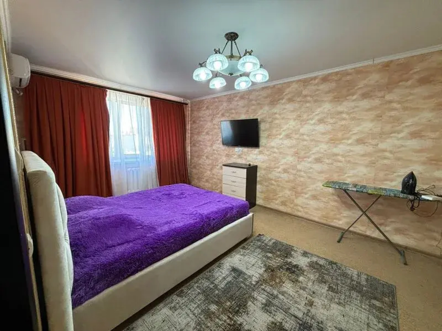 Квартиры посуточно в Нижнекамске на пр-те Вахитова, д. 23