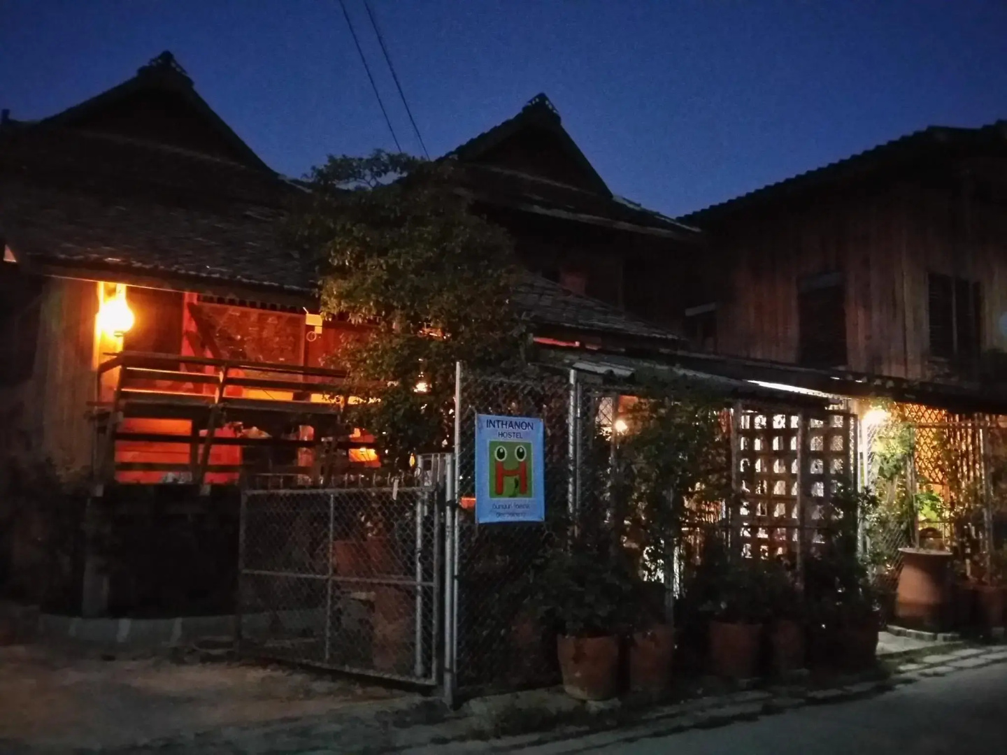 Inthanon Hostel - Adults Only