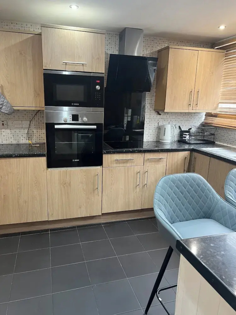 Cozy Basildon Retreat With 3 Bedrooms Free Parking