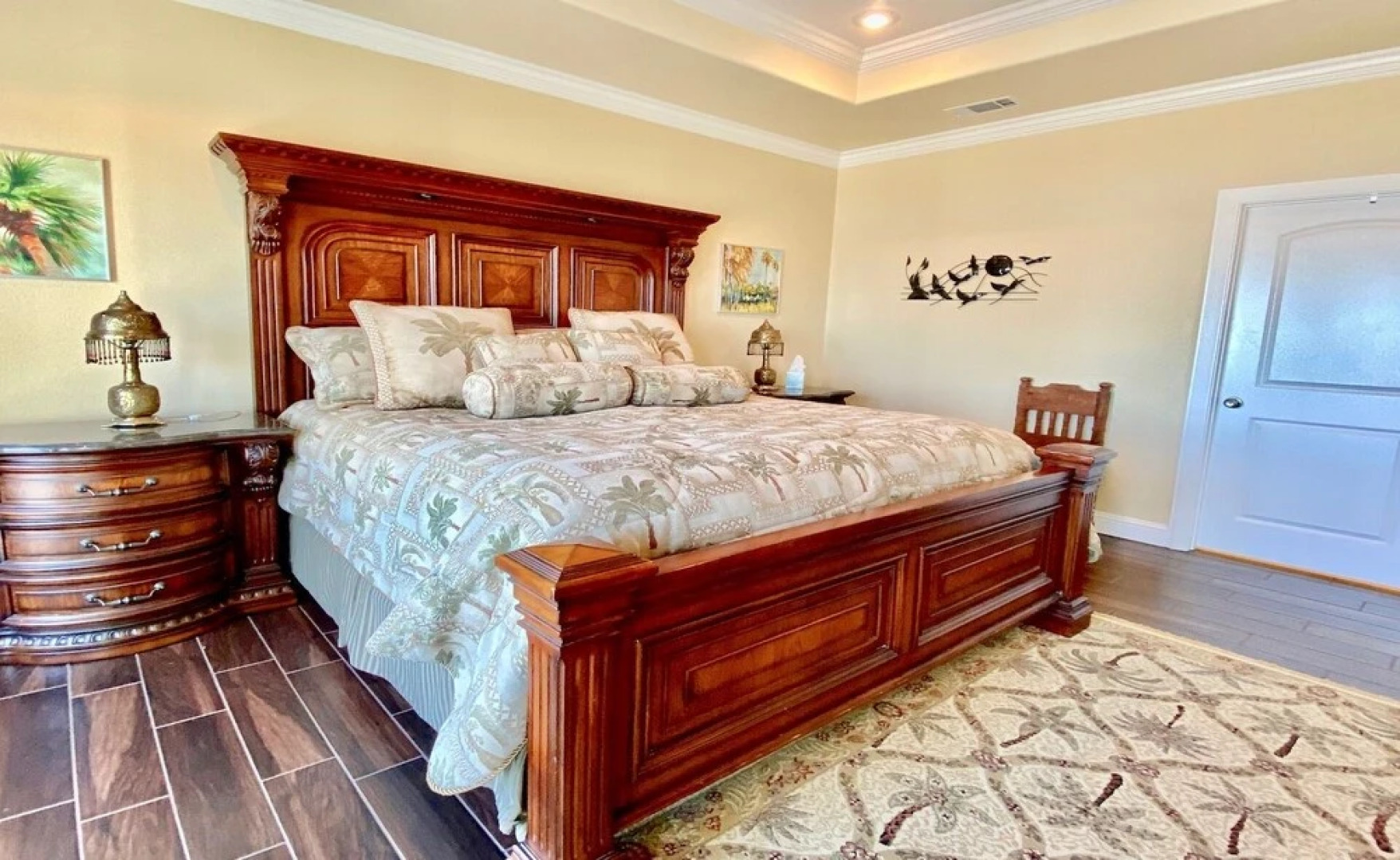 1 Driftwood 4 Bedroom Home by Redawning