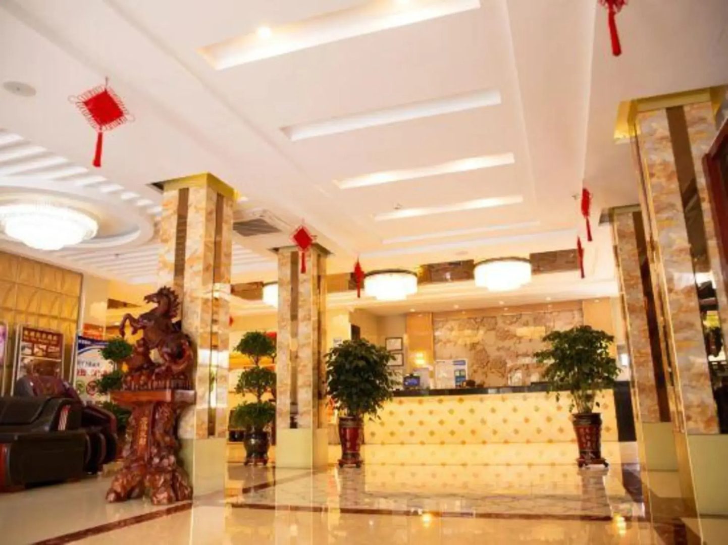 Baiyinquxinghongqiao Business Hotel