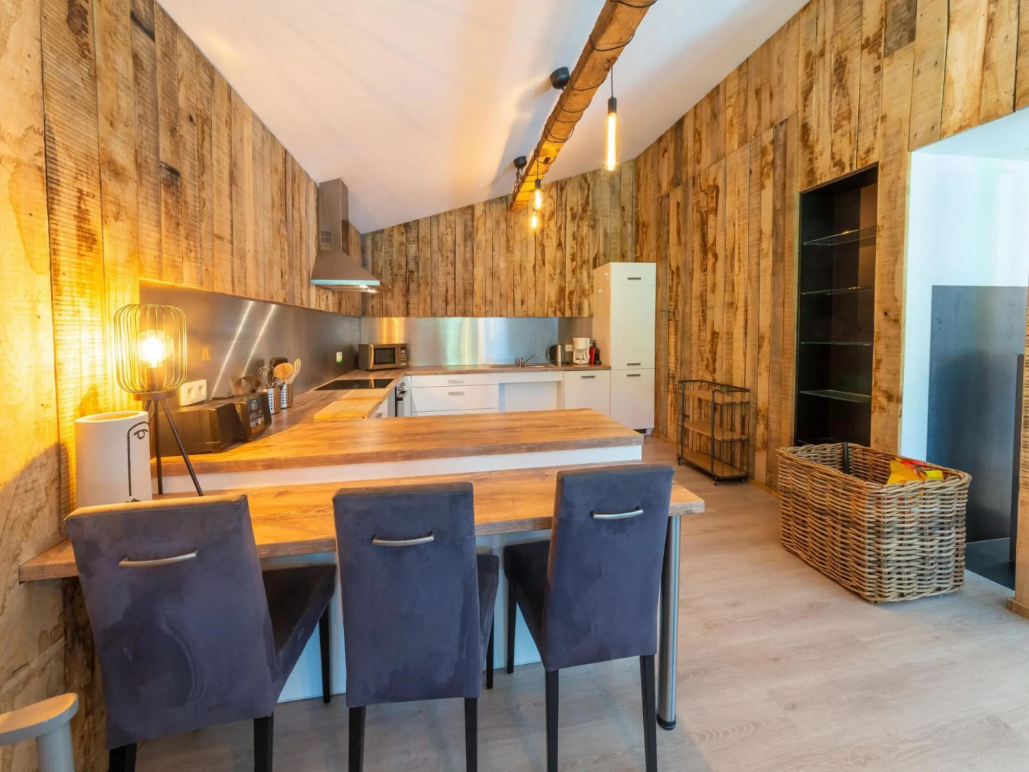 Lush Chalet Near Lake of Butgenbach