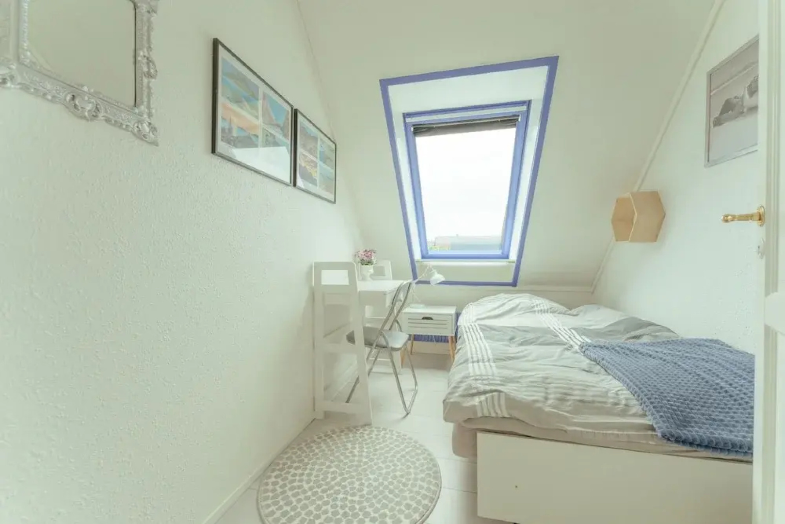 Great 3 BR Loft Apt - Views-Free Parking