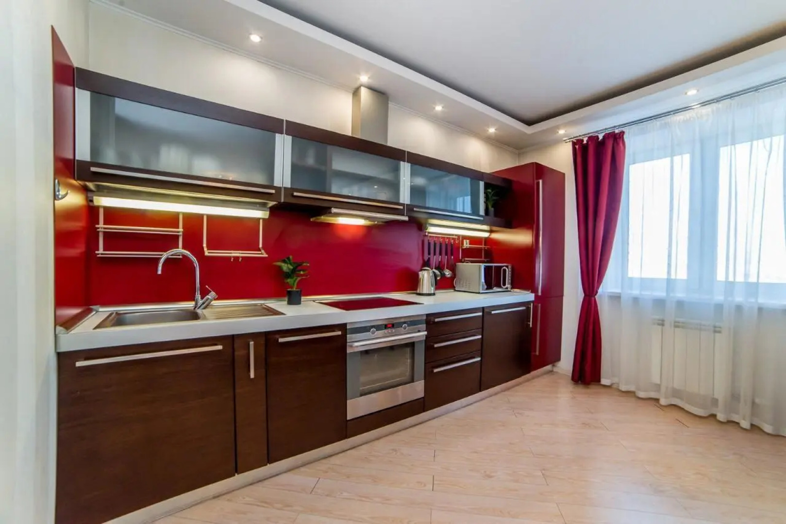 Европа Центр на улице Фролова 31