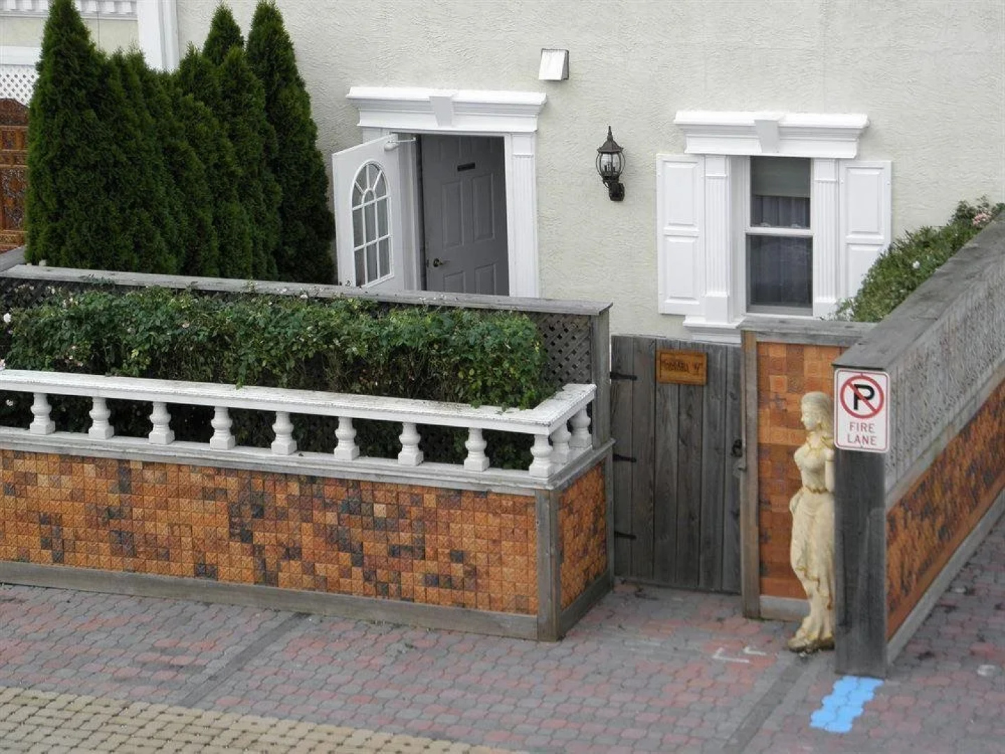 Dover Garden Suites
