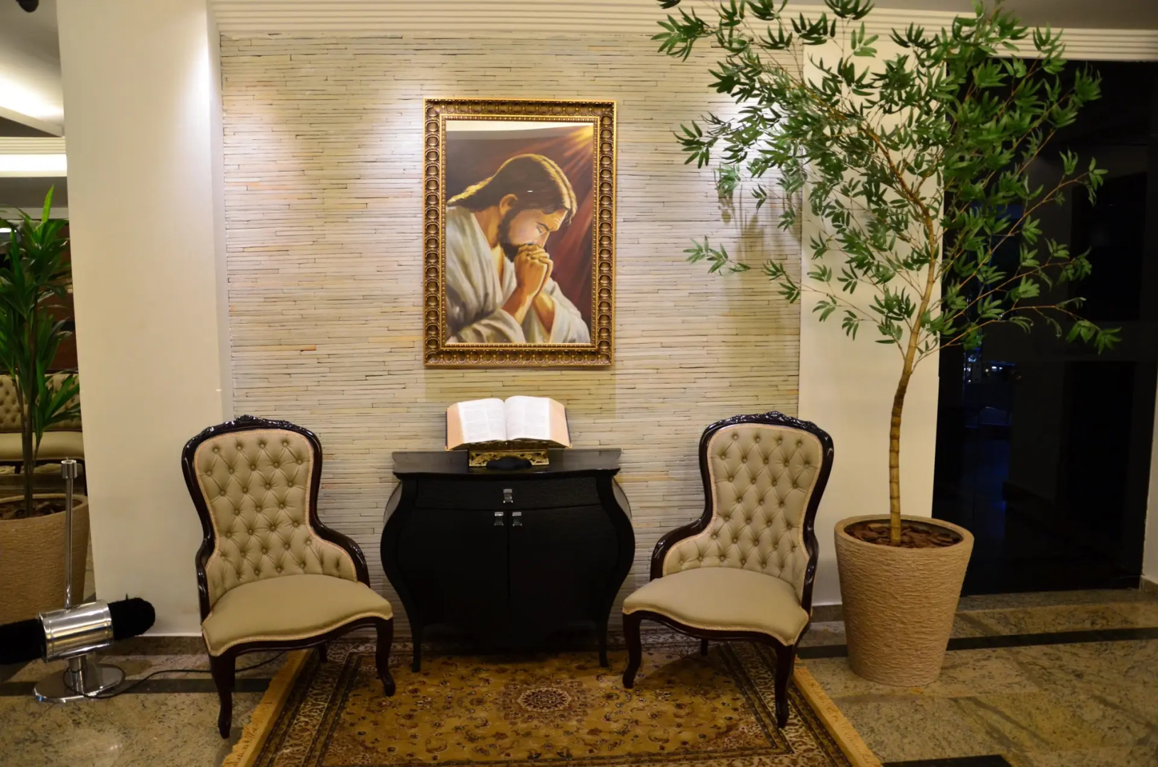 Laguna Plaza Hotel