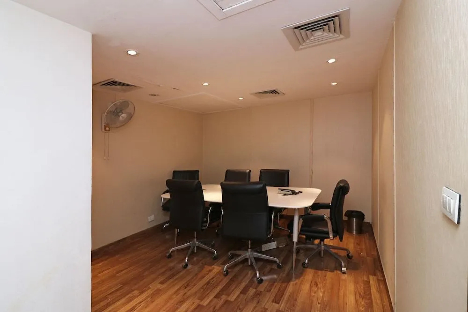 OYO 19296 Joy Inn & Suites