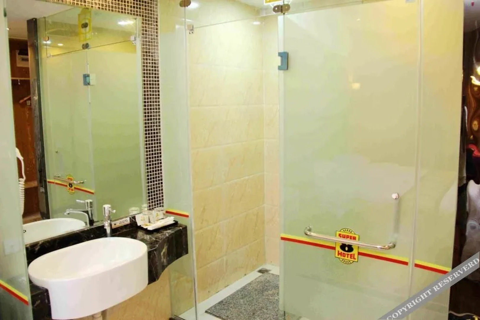 Super 8 Hotel Xianning Yinquan Shizhengfu