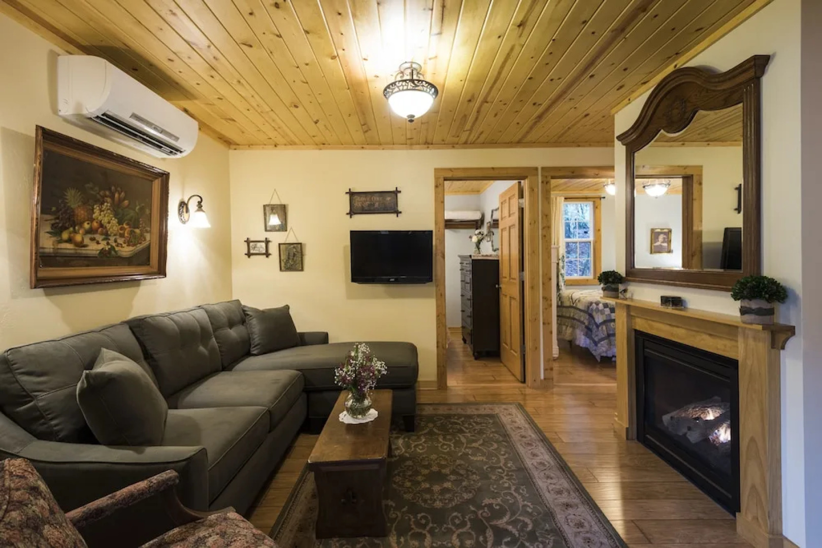 Thorp House Inn & Cottages