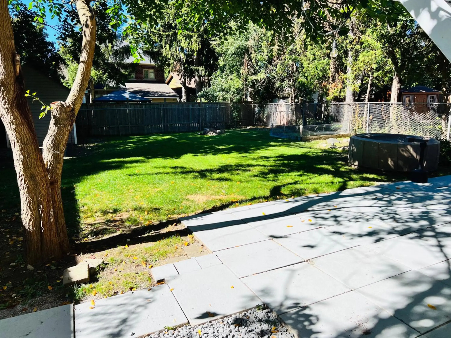 Tranquil & Cozy 30 min to Toronto ~ Backyard ~ Pkg