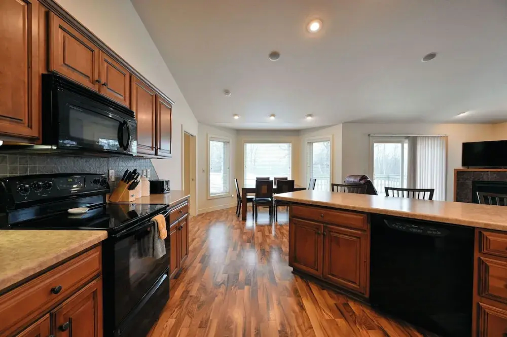 Unit 701 5 bd 3 ba