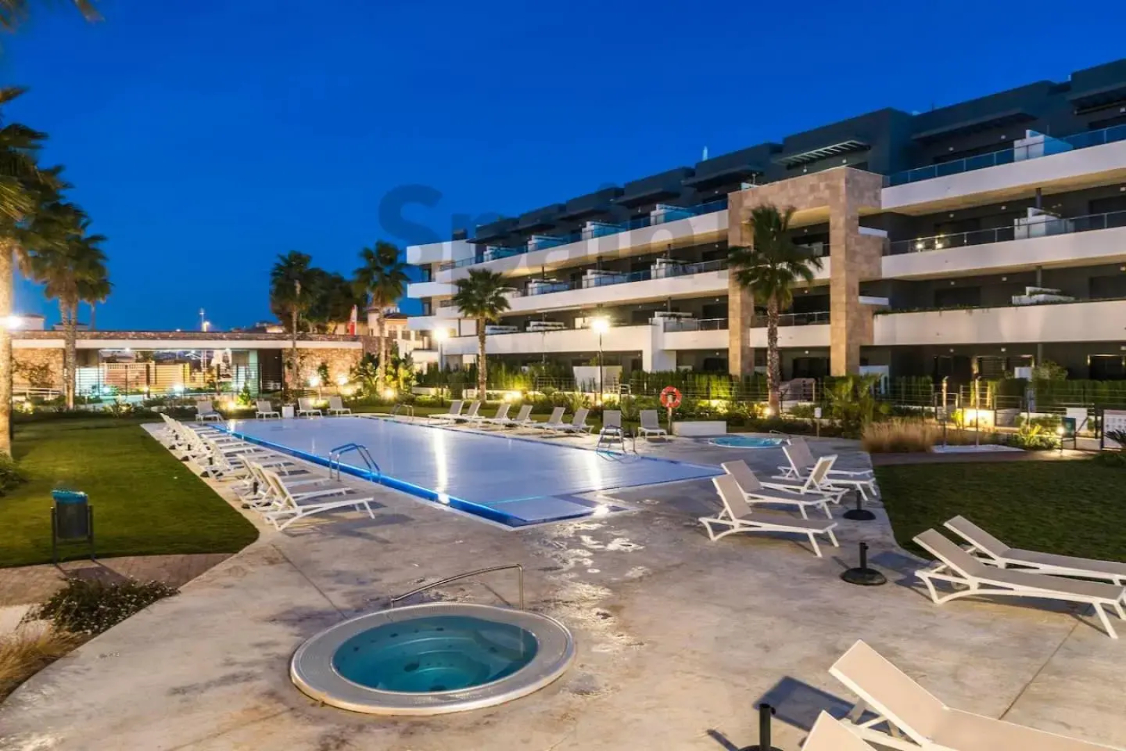 Exclusive apartment in Flamenca Village with gym, sauna, 3 pools - 600 m from the beach