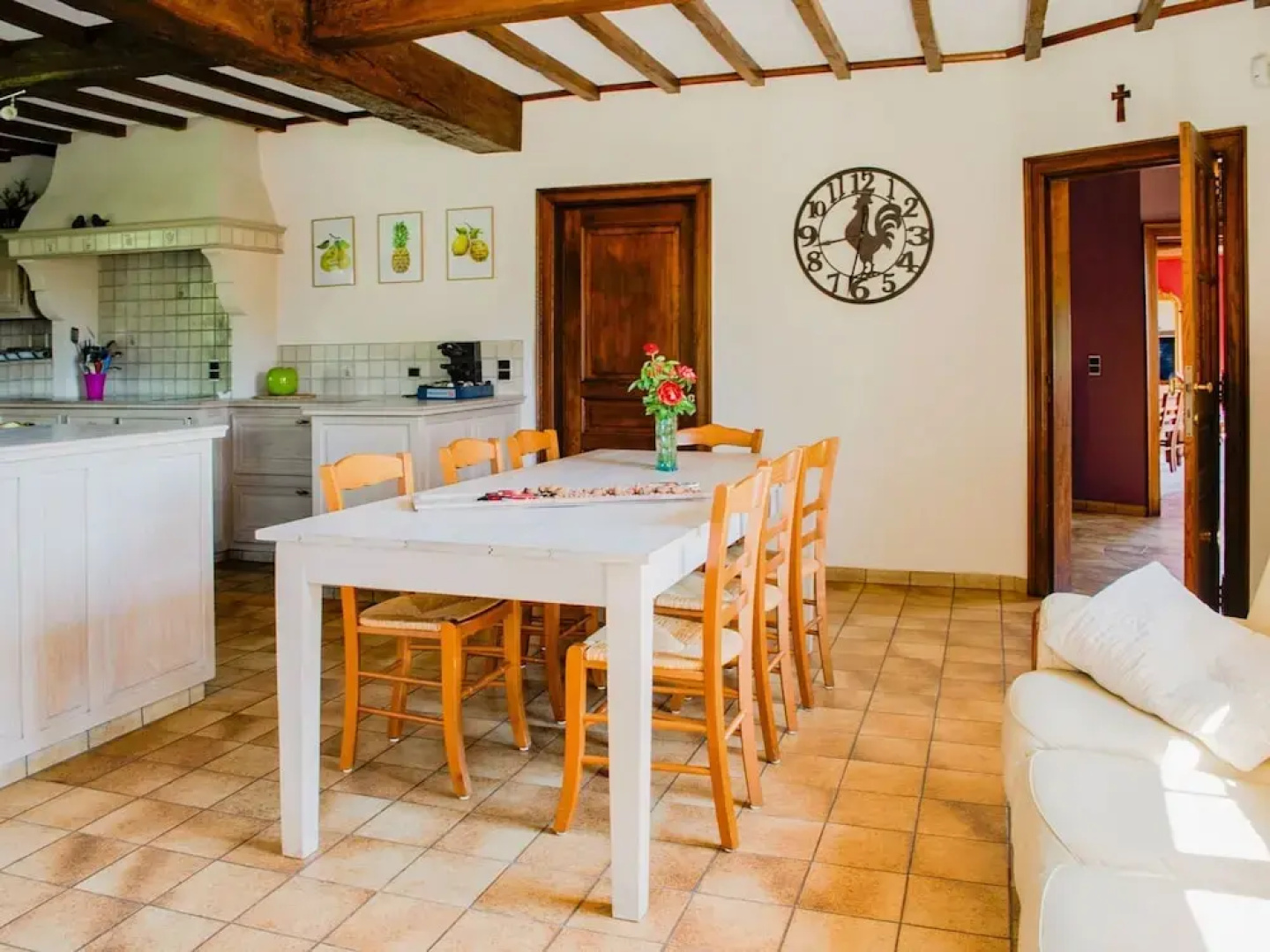 Villa in Bitvre With Garden