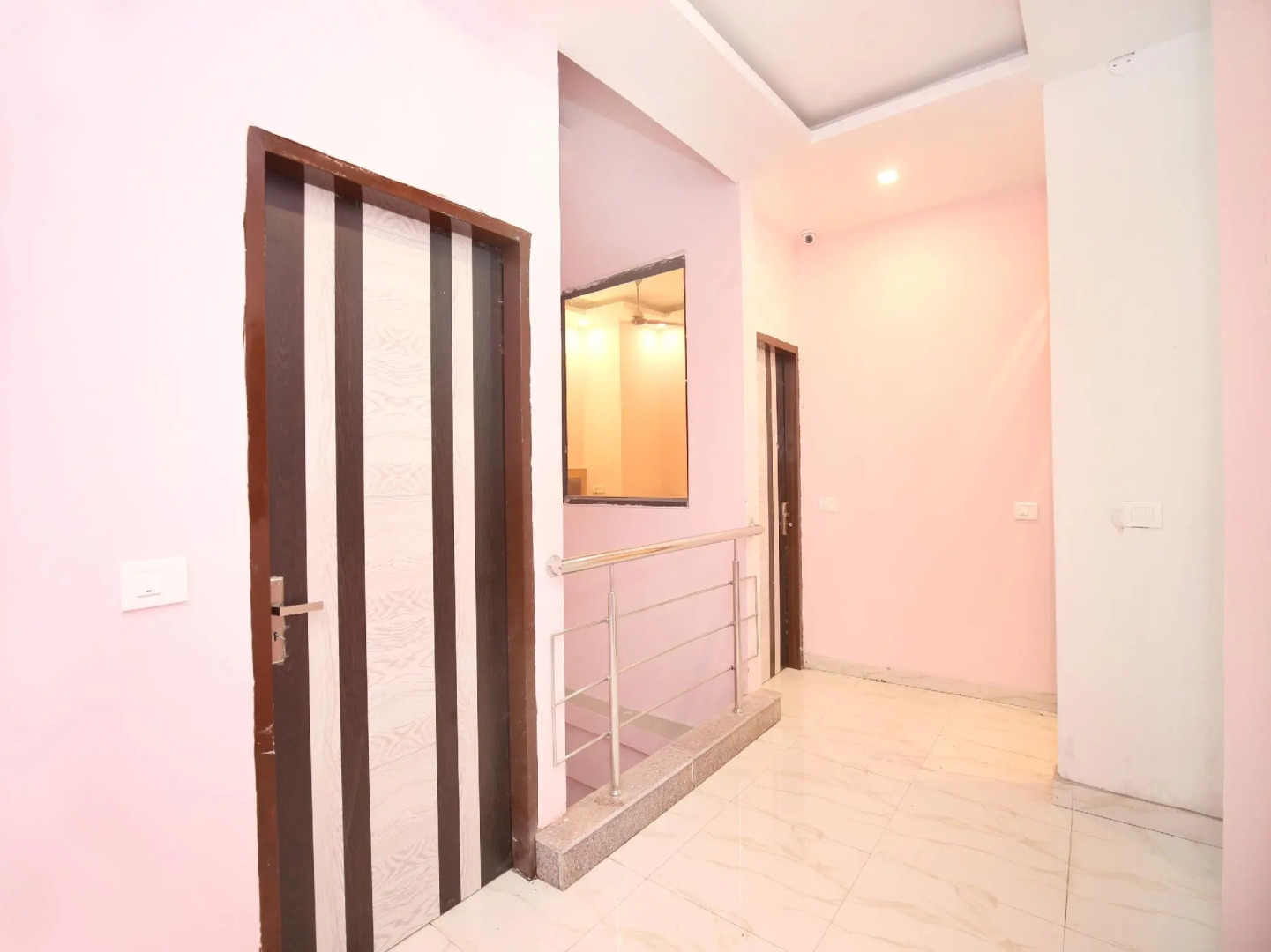 OYO 13119 Hotel Skydeep