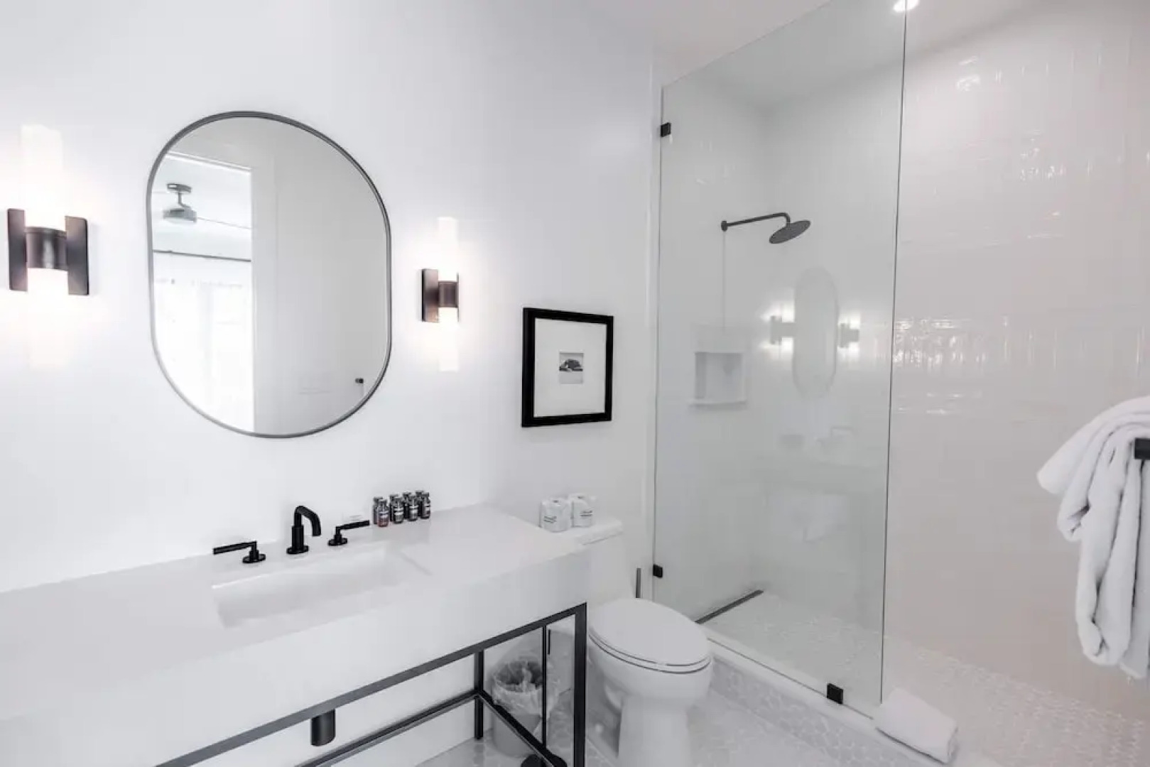 Brand New Catchlight House With Private Pool