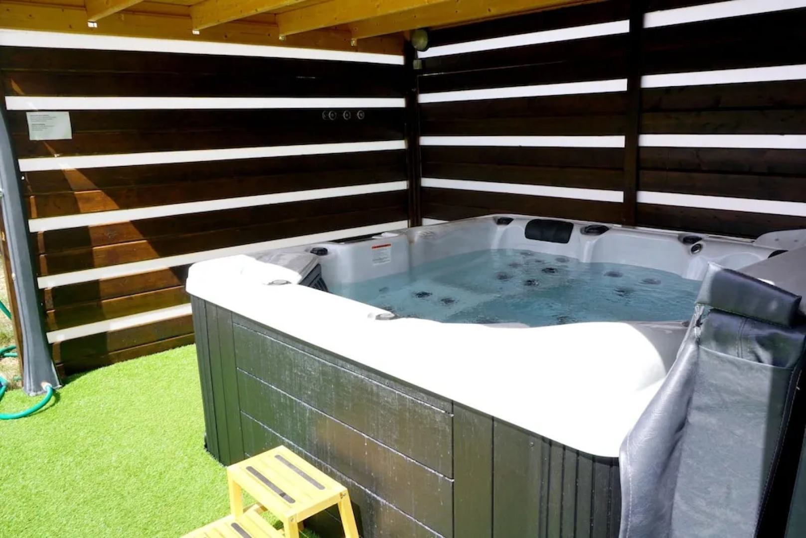 Villa With 4 Bedrooms in Simaine La Rotonde, With Shared Pool, Furnished Garden and Wifi