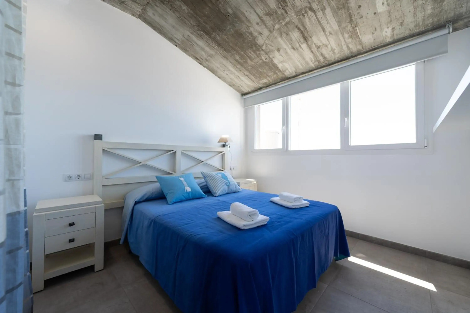 Durmiendo sobre el mar, Vivienda Los Riscos