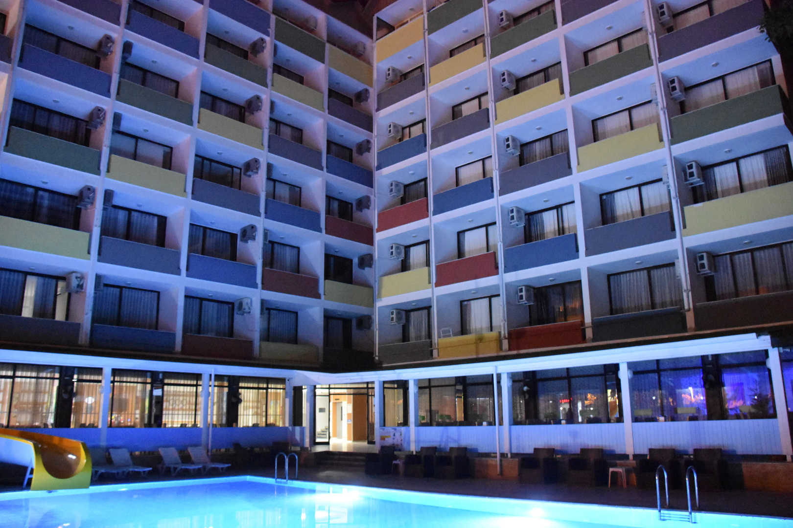 Vi̇va Beach Hotel