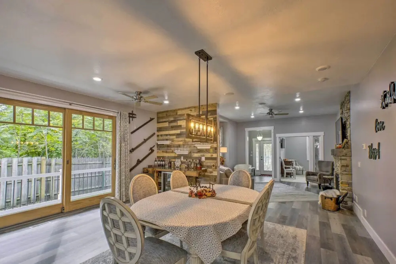 < 1 Mi to Dtwn Ludington: Bright Lower-level Unit