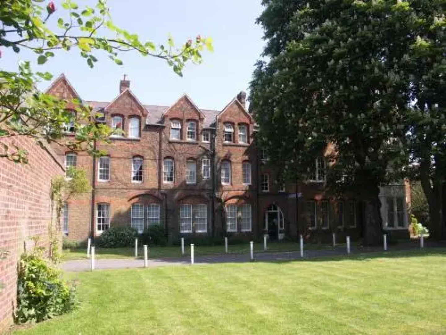 Accommodation Windsor Ltd - Camperdown House Apartment