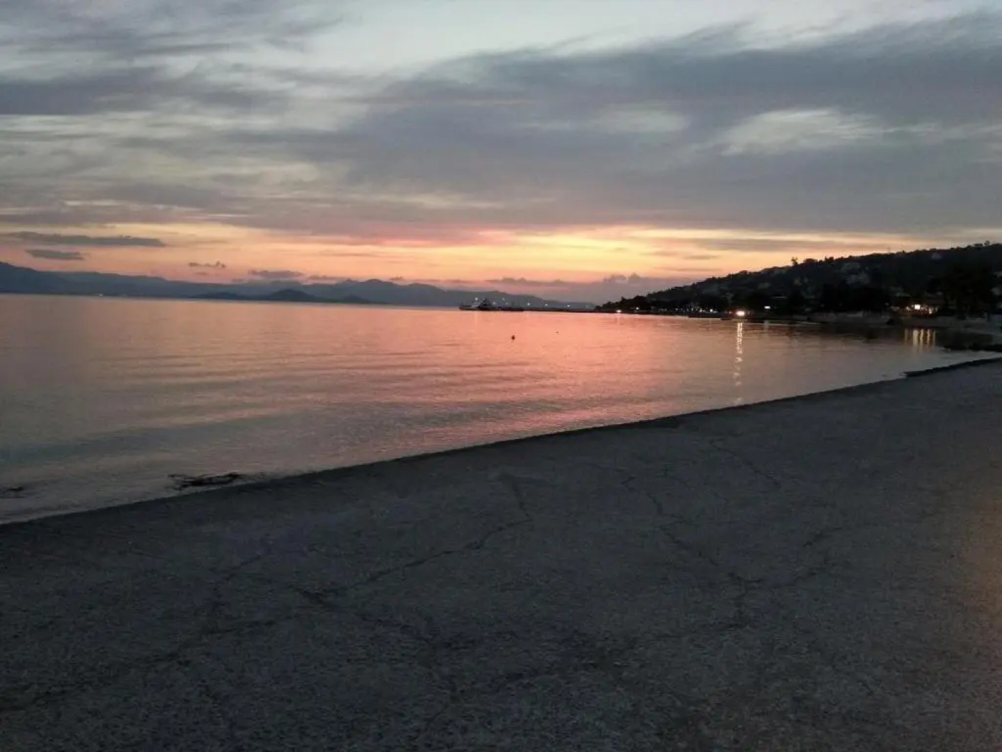 Theologos: Front Sea View Apartment