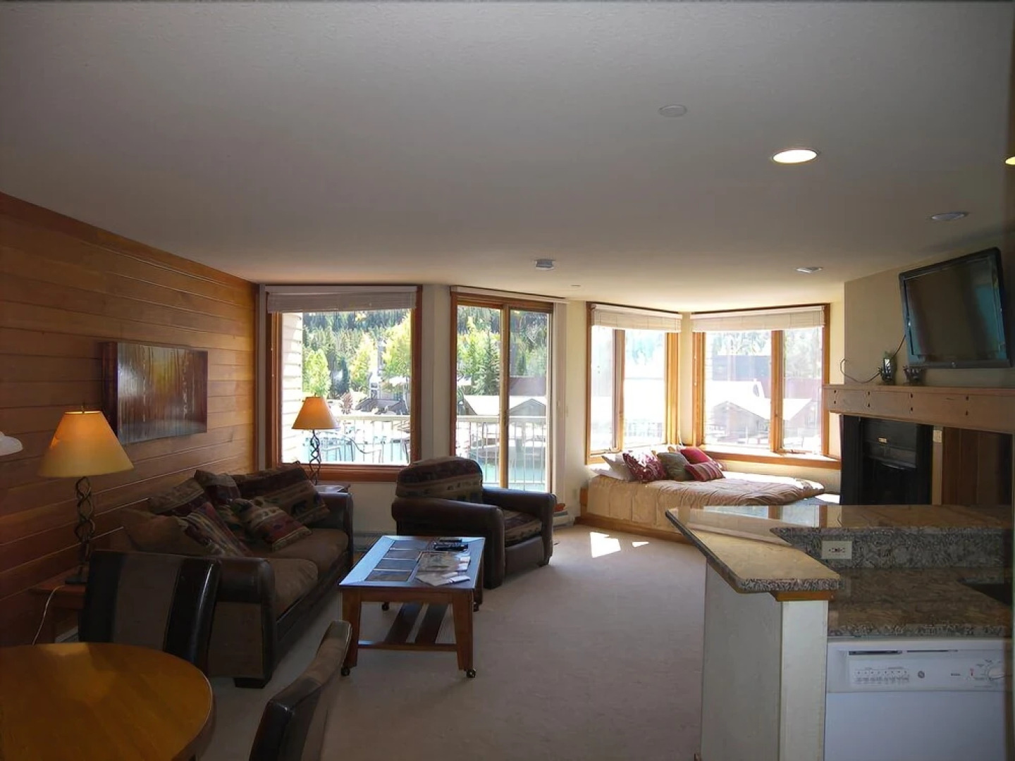 Lakeshore 1 Ba Studio condo by RedAwning