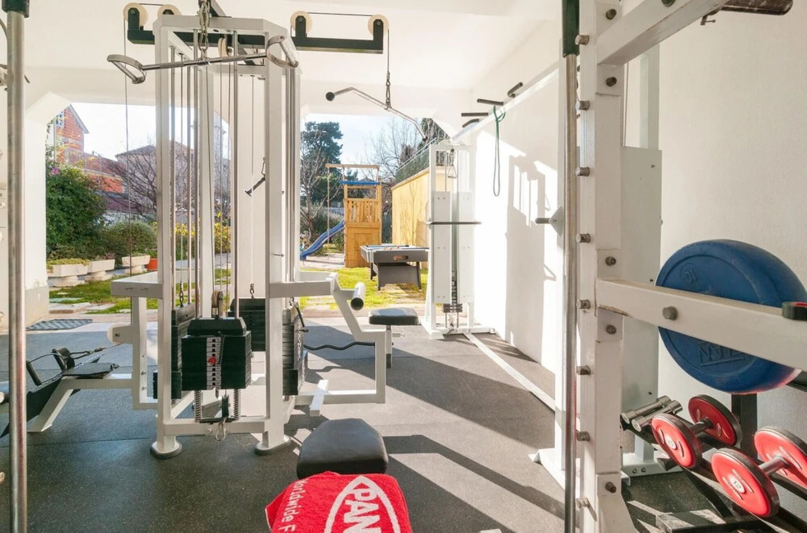 Awesome Home in Kastel Luksic With Sauna, Wifi and 6 Bedrooms