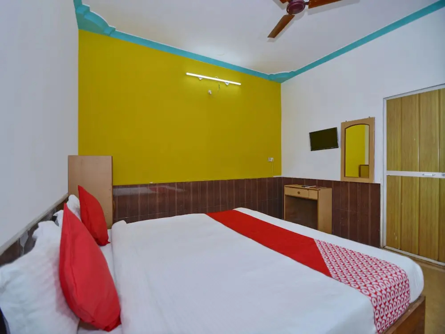 OYO 7206 Spartan Inn