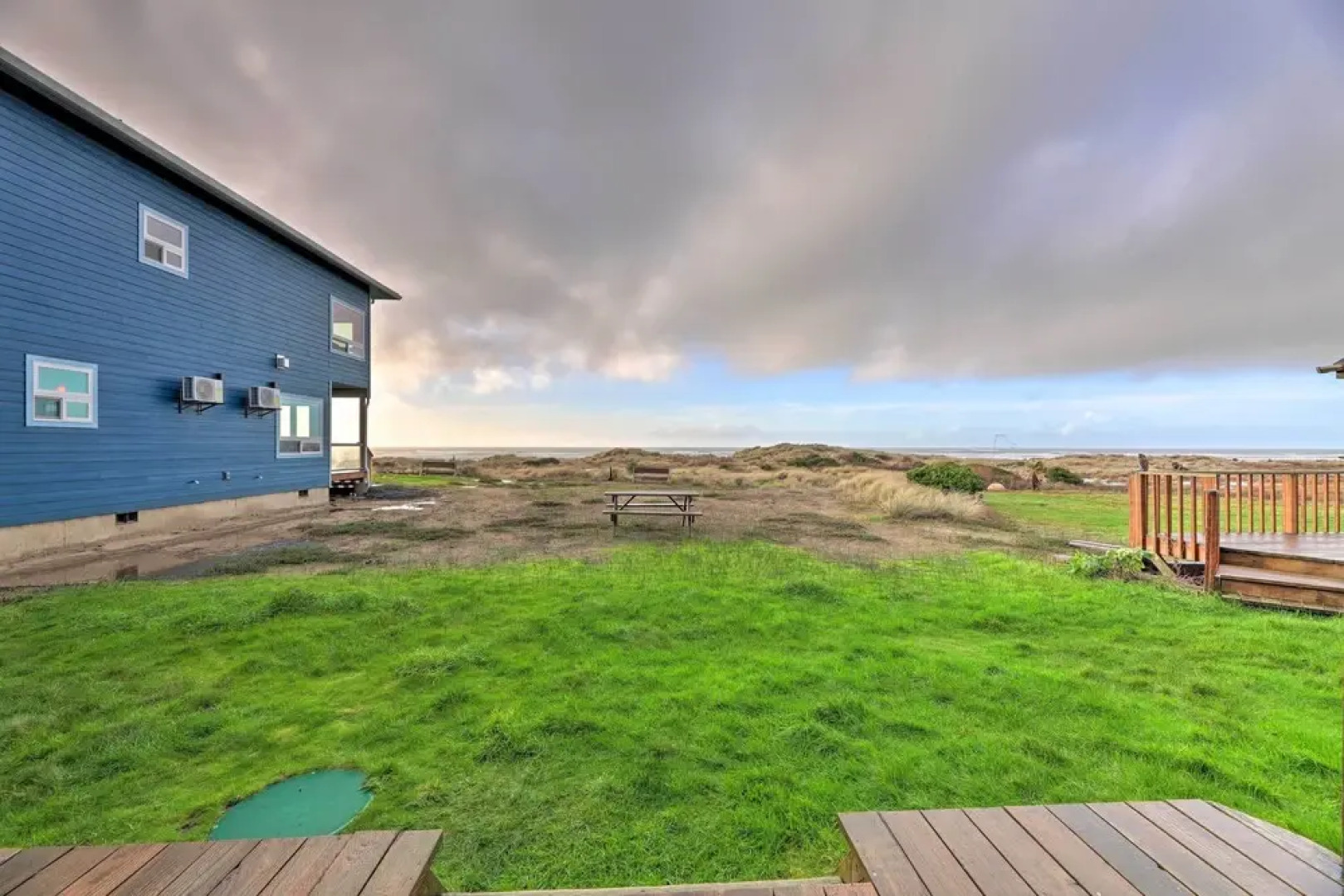 Sanderling Sea Cottages, Unit 2: Walk to Coast!
