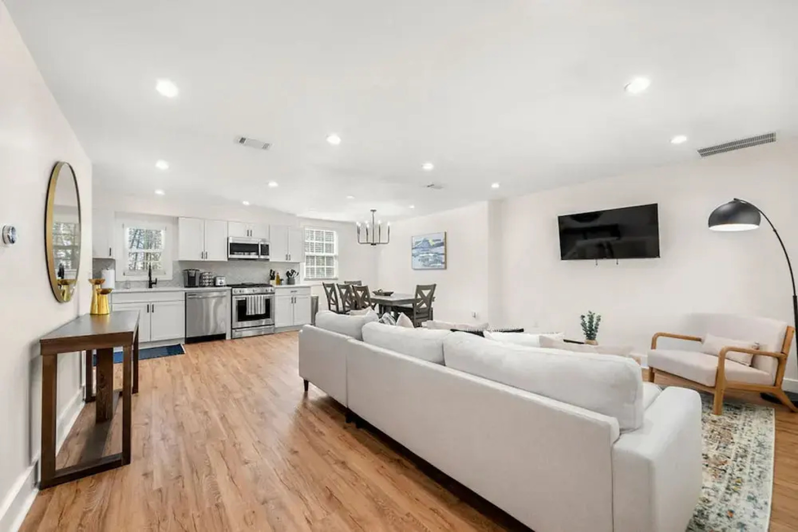 Beautifully Modern Cottage in Historic Norcross