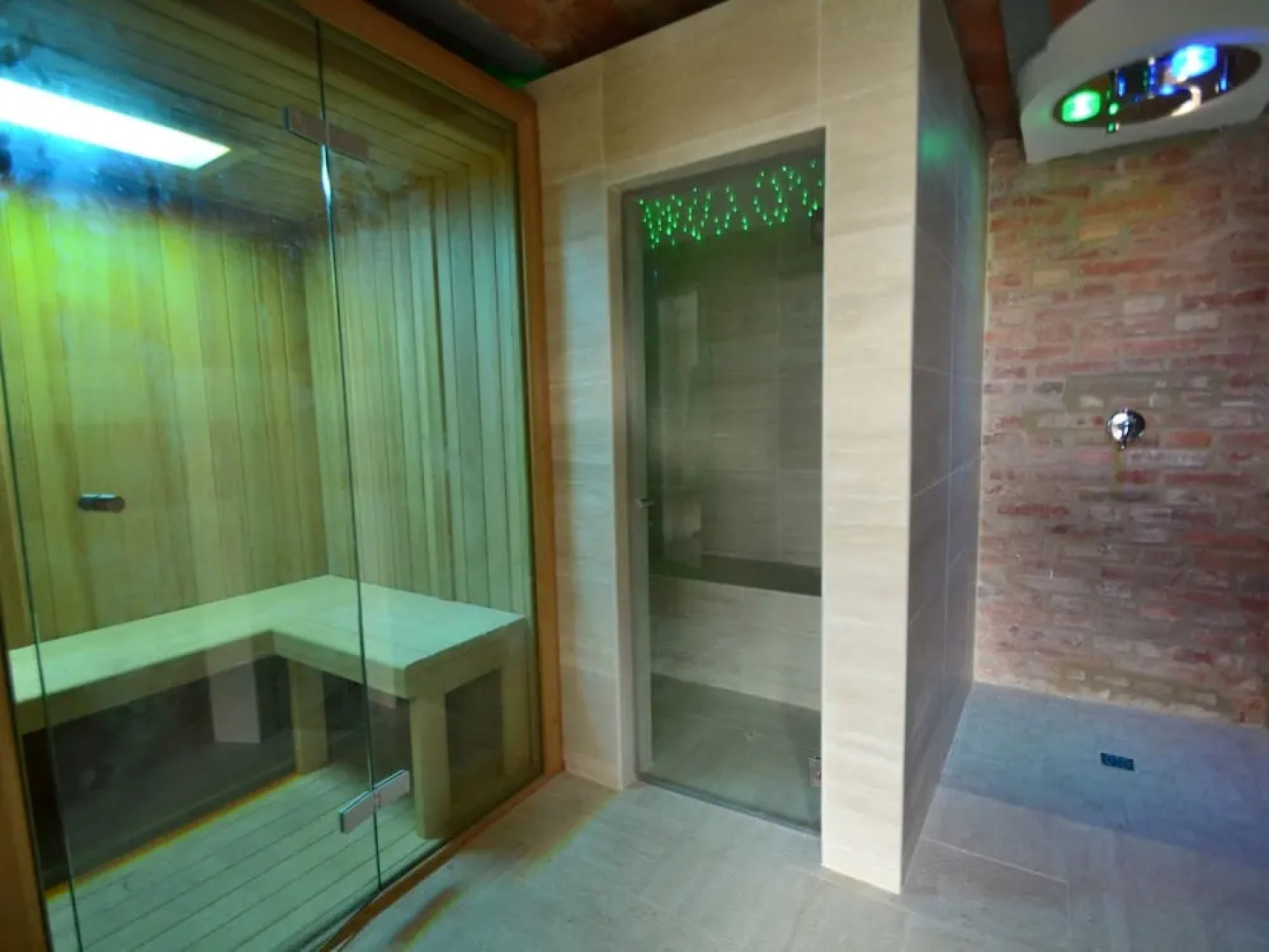 Nice Farmhouse in Montecatini Terme with Sauna & Hot Tub