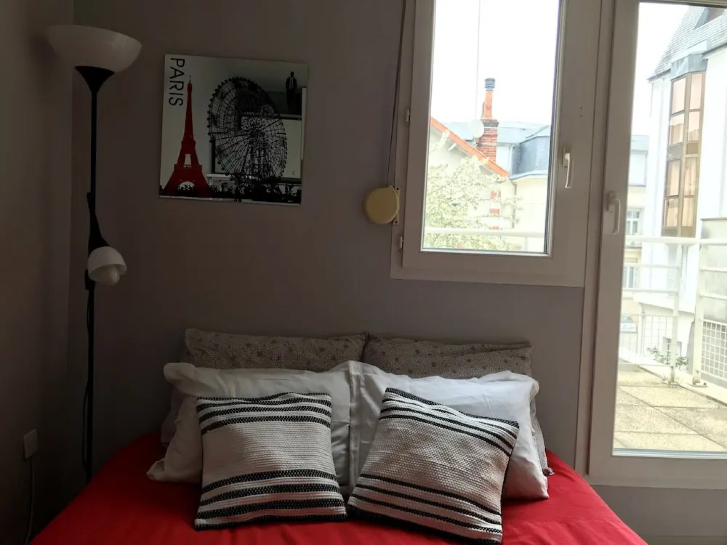 Studio calme proche gare avec parking