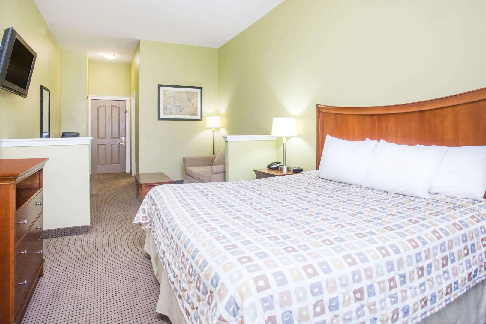 Days Inn & Suites by Wyndham Swainsboro