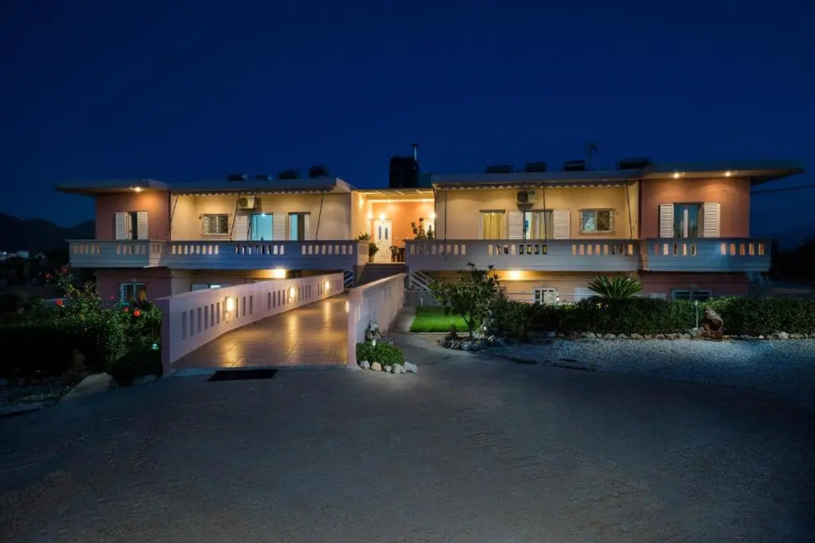 Skamagkas G. Apartments