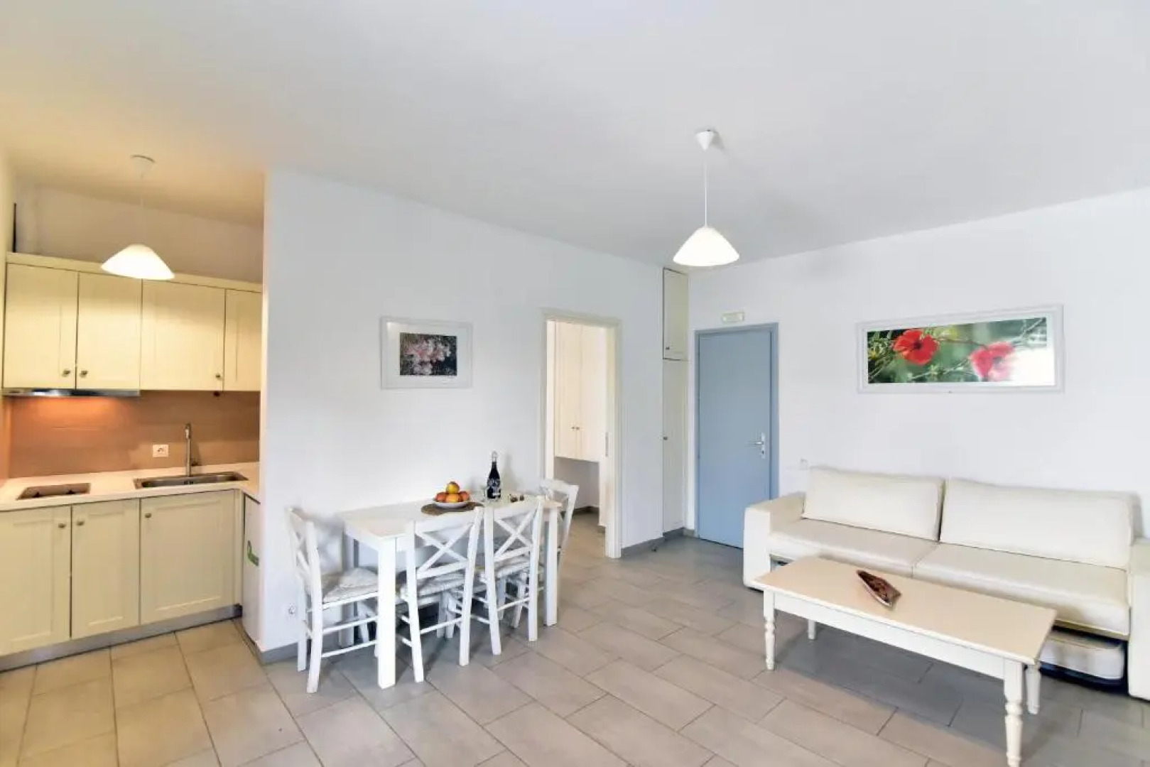 Thomas Apartments in Katapola