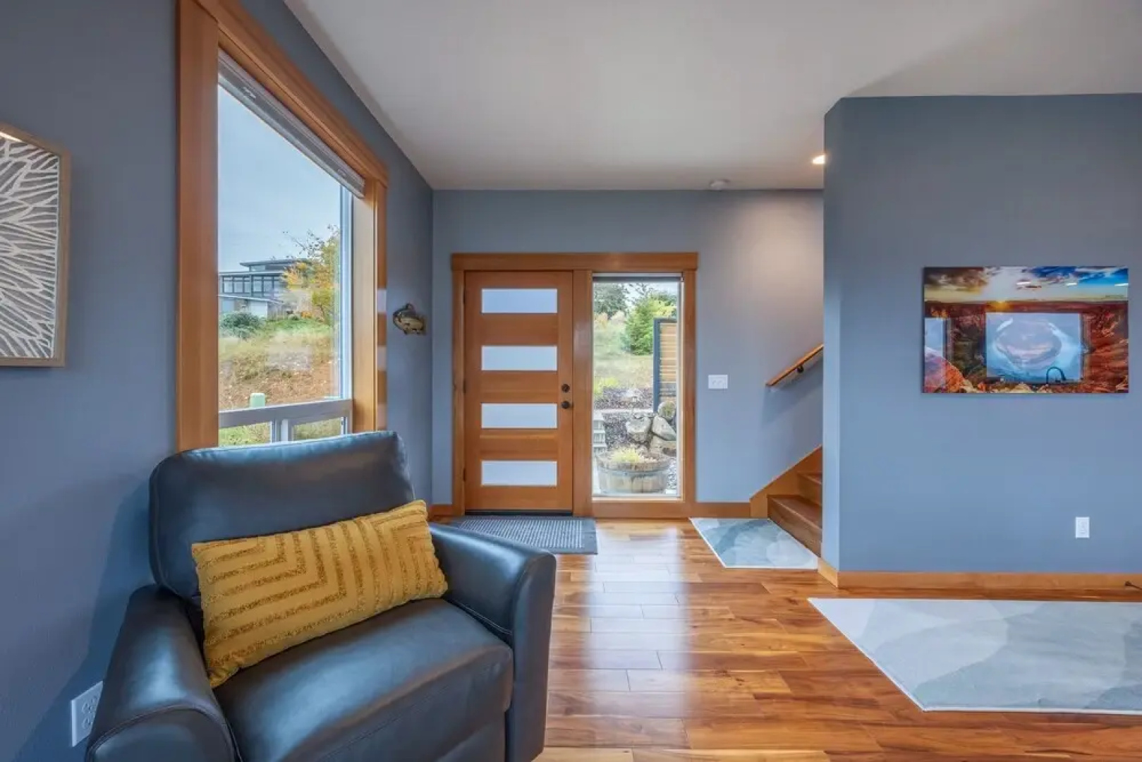 Spring Haus 2 Bedroom Home by RedAwning