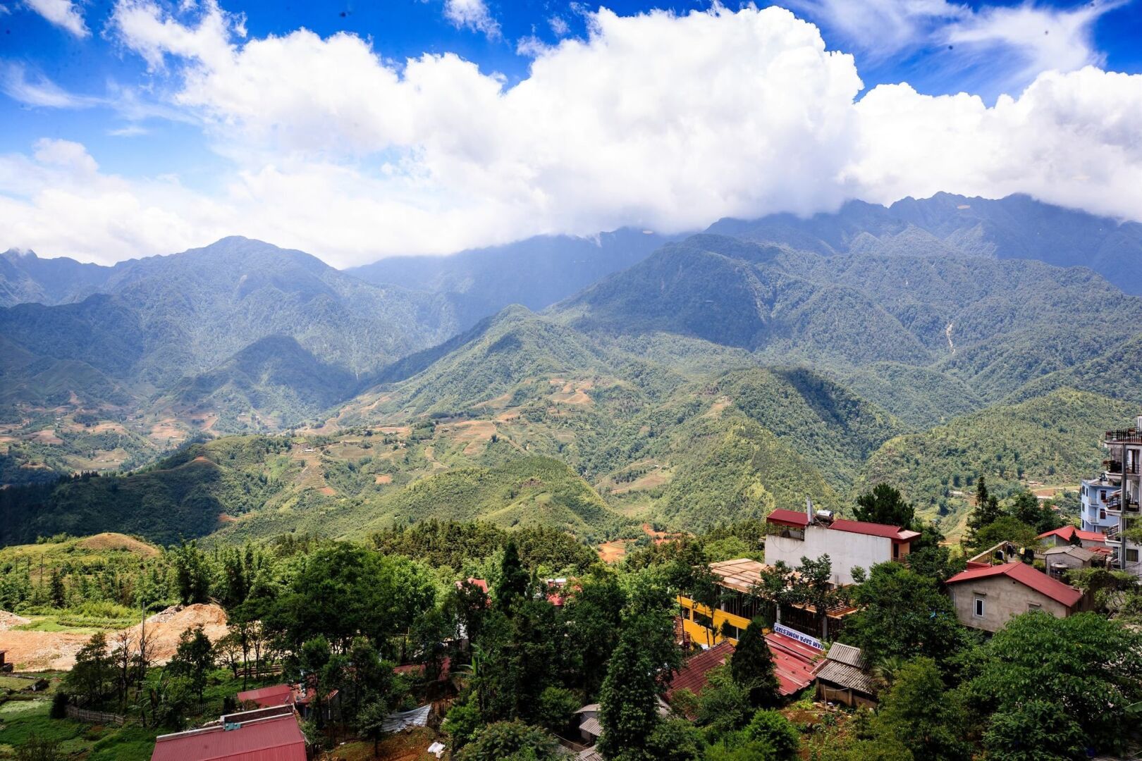 Phuong Nam Mountain View Hotel