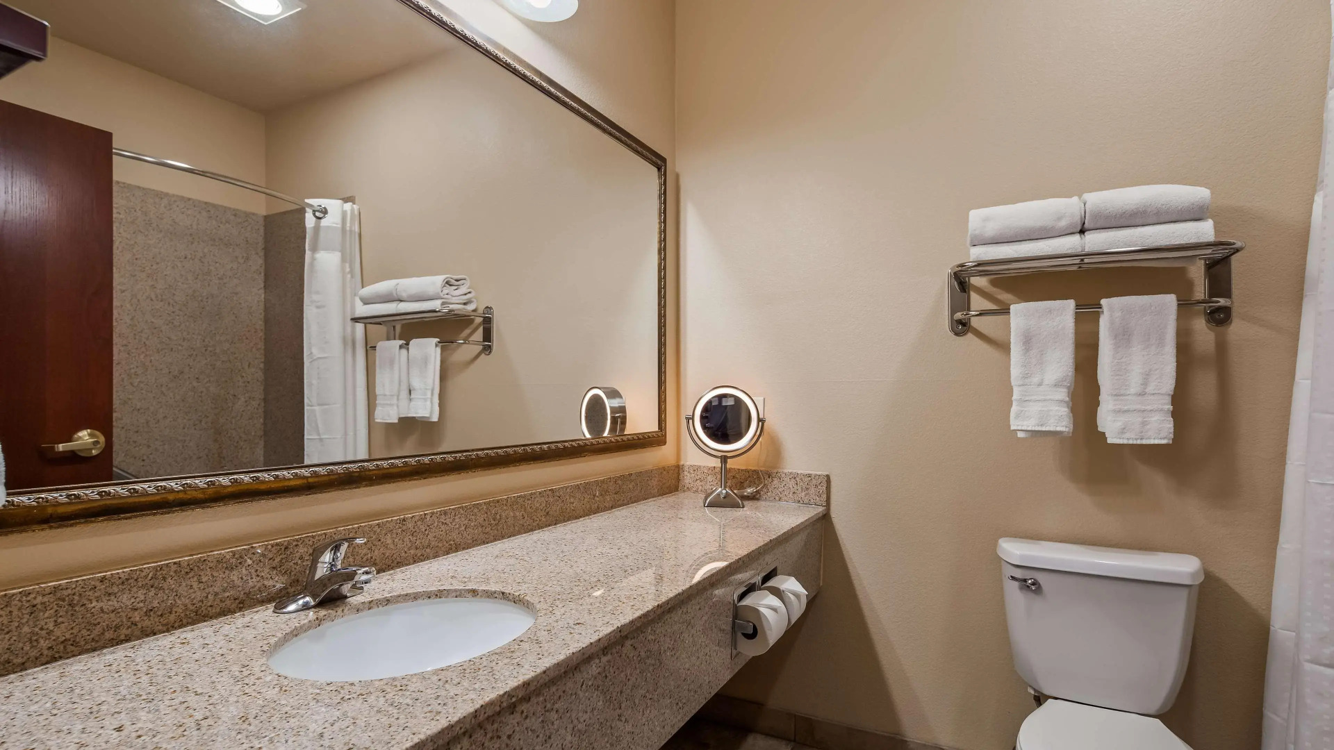 Best Western Plus Crown Colony Inn & Suites