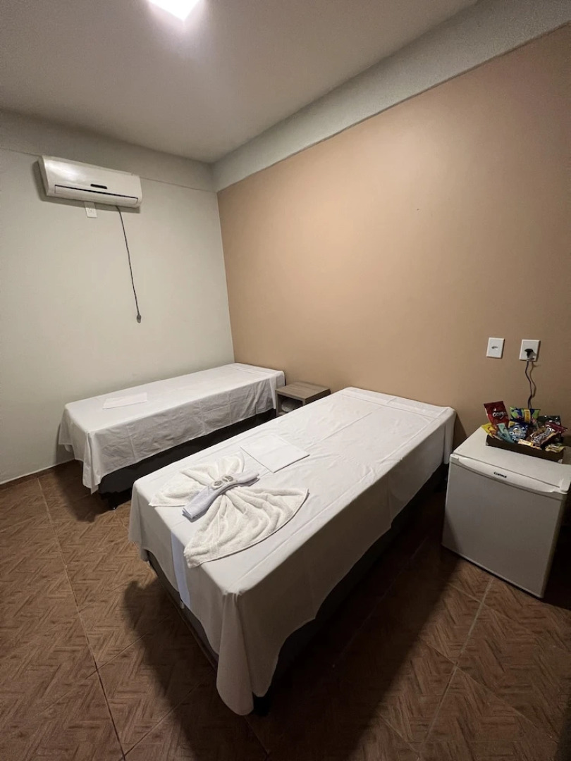 Hotel Paraiso - Fácil acesso as faculdades e FarmShow