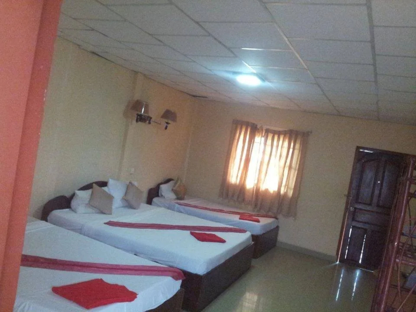 Gold Lion Hotel