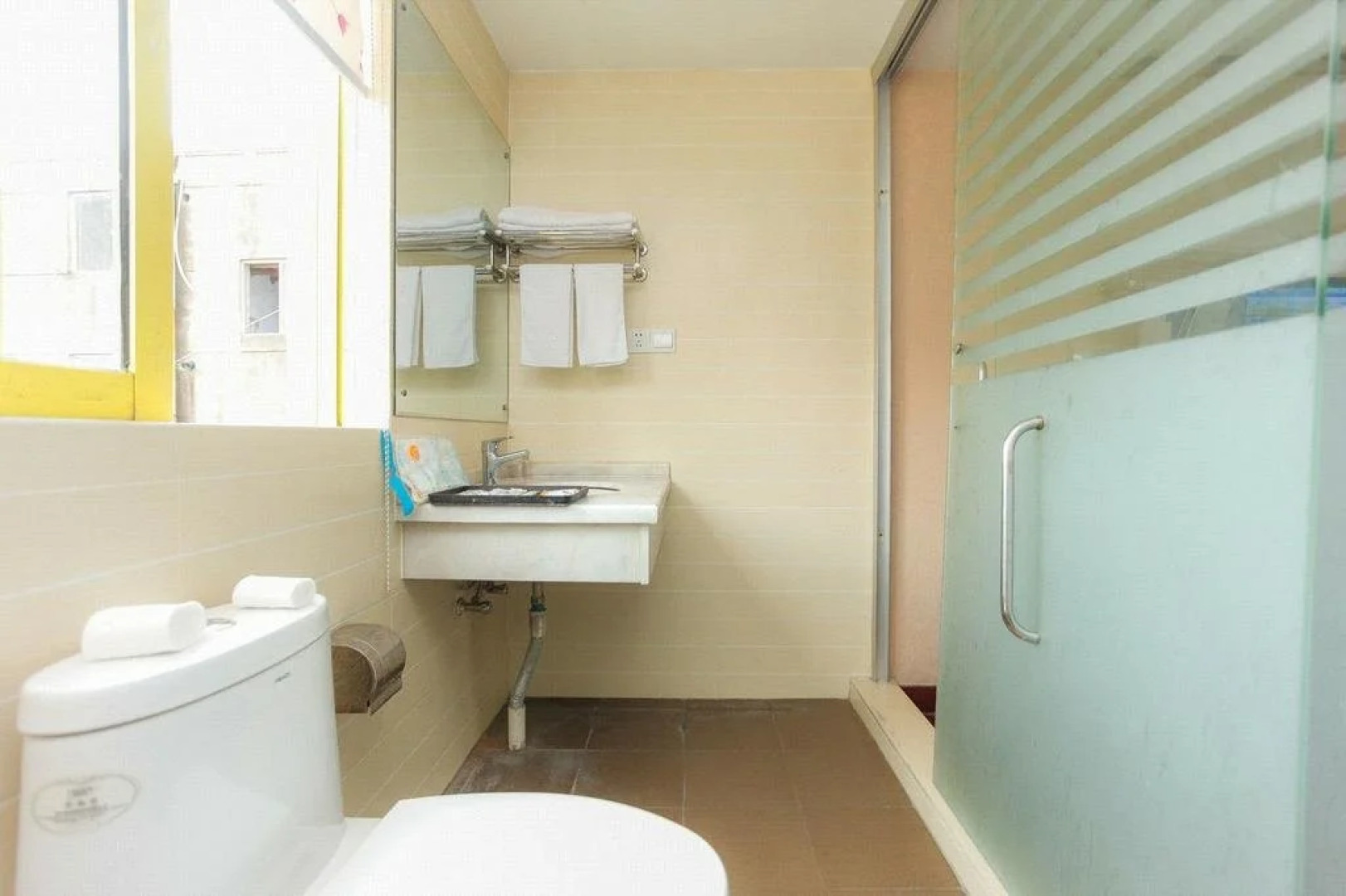 Haimen Yuanfen Tiankong Business Hotel