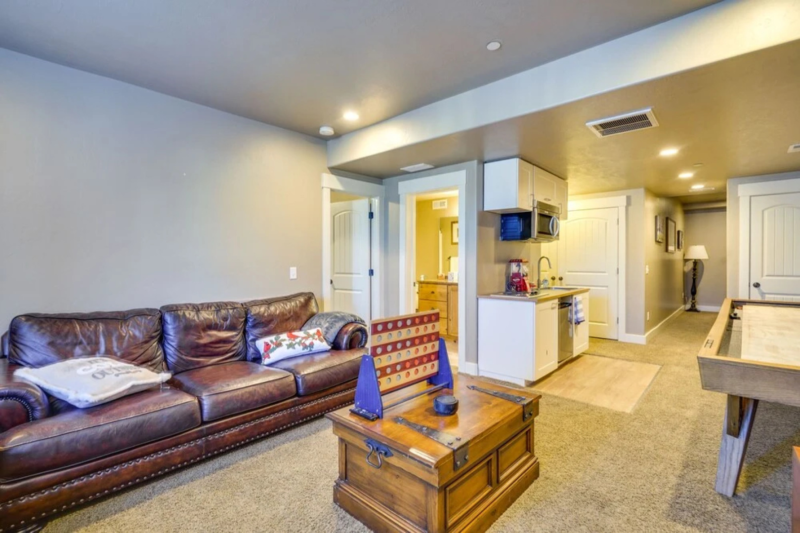 Townhome w/ Outdoor Pool Access: 6 Mi to Park City