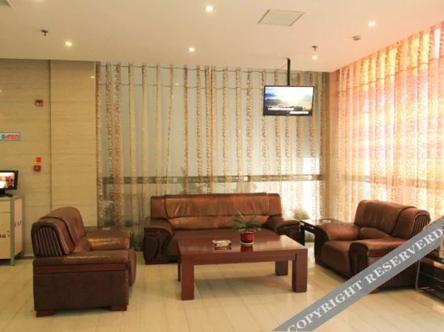 Yijing Holiday Hotel